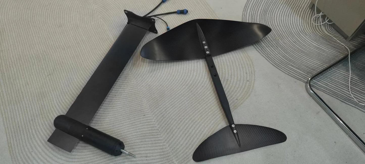 Carbon Fiber Electric Surfboard Floating Water Skiing Board Power Hydrofoil BoardsurfboardSea scooter