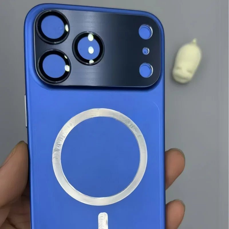 
Aluminum ring camera lens protector iPhone 17 Pro Max - protective features.
